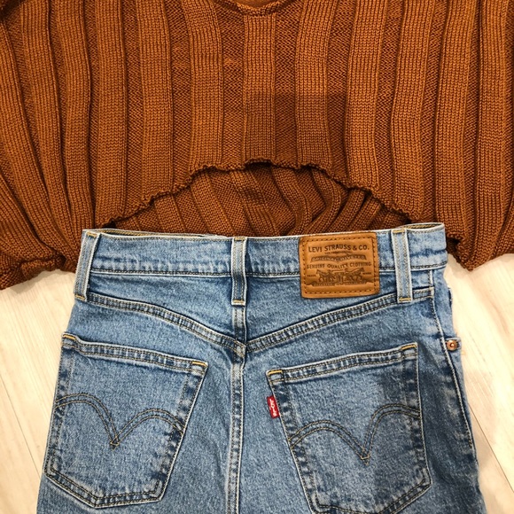 Levi shorts - Picture 2 of 2